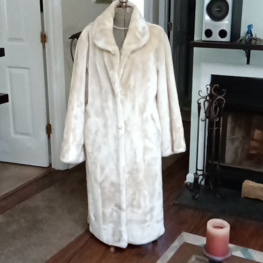 Vintage Faux Fur mid length ivory color coat